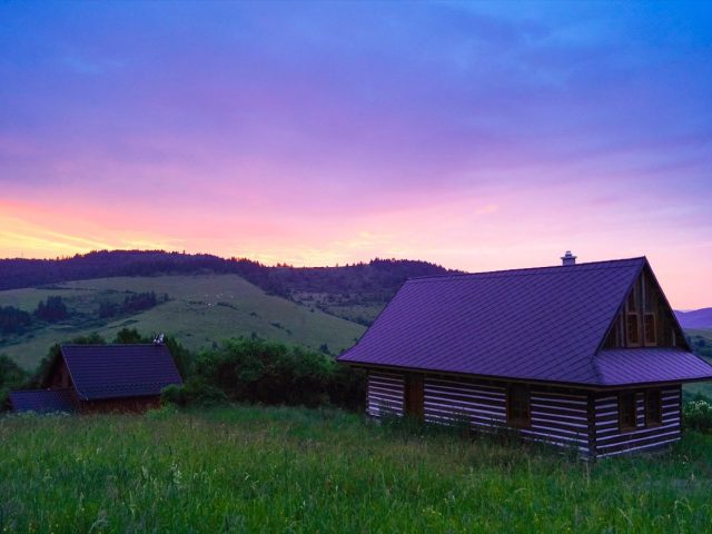Gîtes de France ou Airbnb pour un séjour rural ?