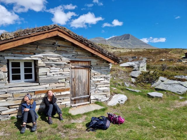 Refuge de montagne vs gîte rural : guide comparatif