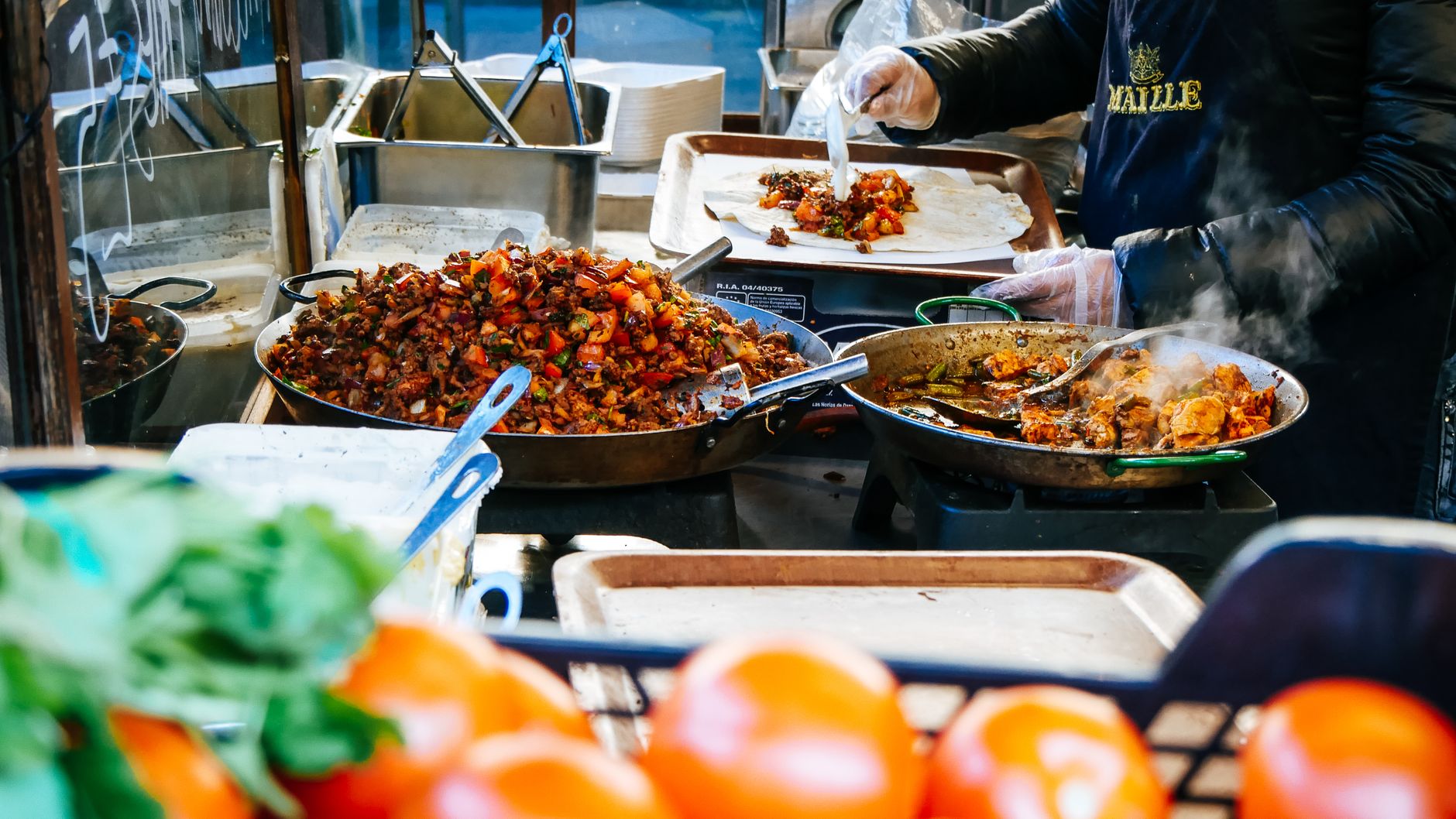 Marchés locaux à visiter pour cuisiner en voyage